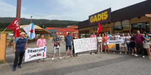 Piquete en la entrada de un Gadis