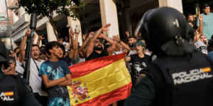 Ceutíes expulsan a los agitadores fascistas