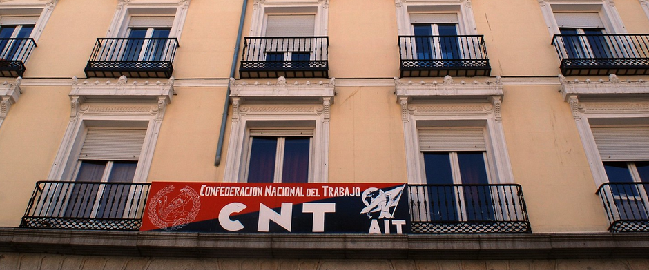 Balcón del local de la CNT-AIT en Tirso de Molina
