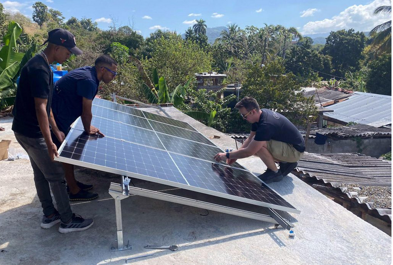 Cuba apuesta por la energía solar frente al bloqueo energético.