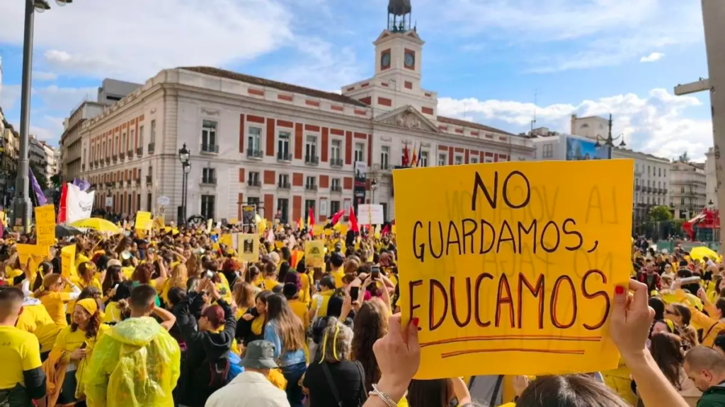 Concentración en sol por la educación infantil