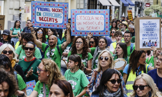 Manifestación por la huelga indefinida en la educación pública valenciana