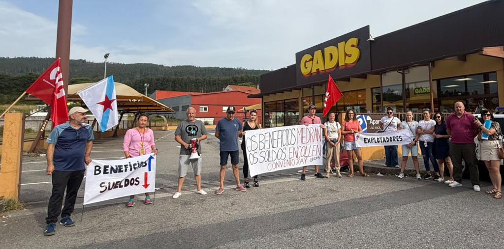 Piquete en la entrada de un Gadis
