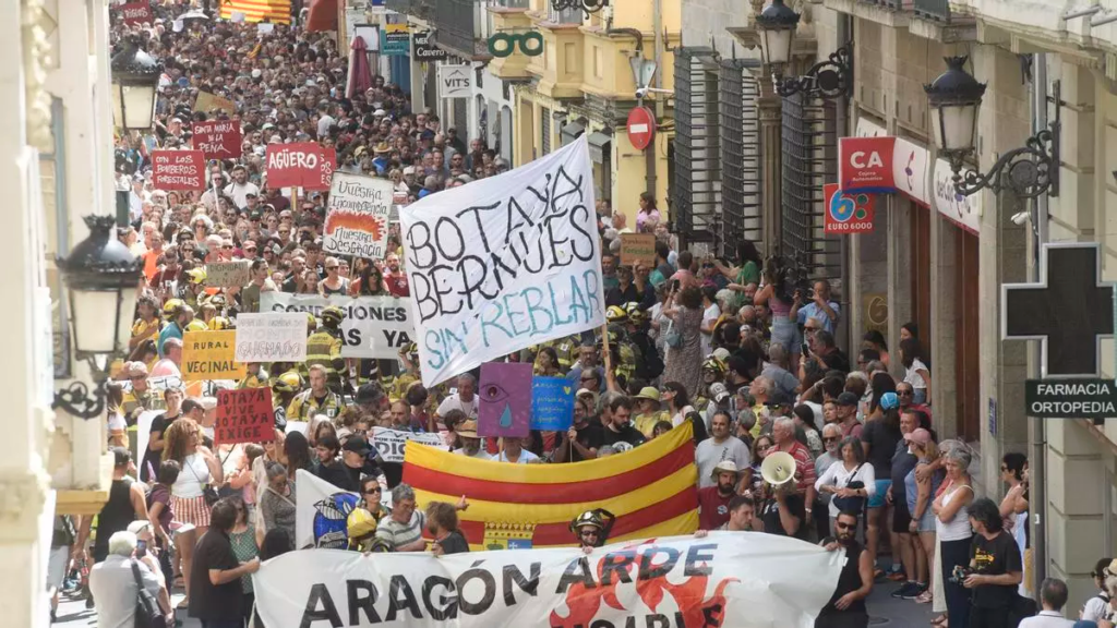 Manifestación “Aragón Arde, Azcón y Nolasco responsables”