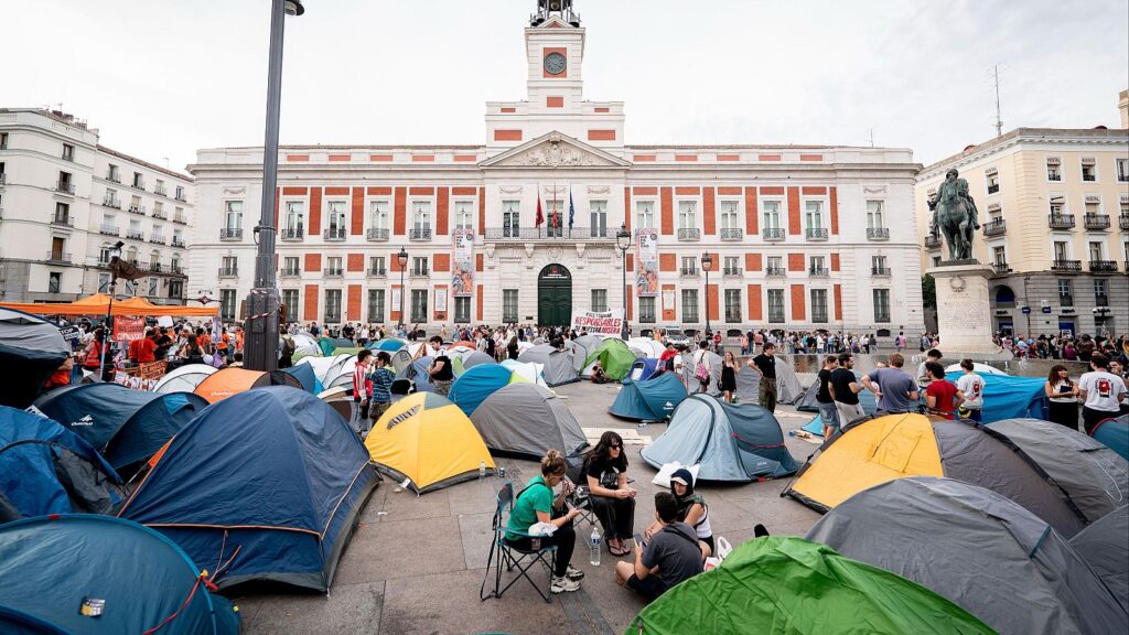Acampada por la vivienda en Sol