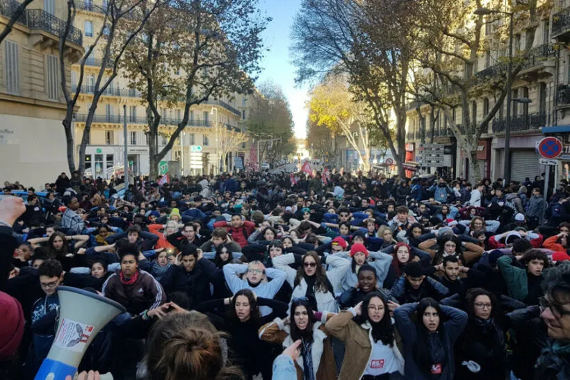 Detenciones masivas en las protestas por la educación en Francia